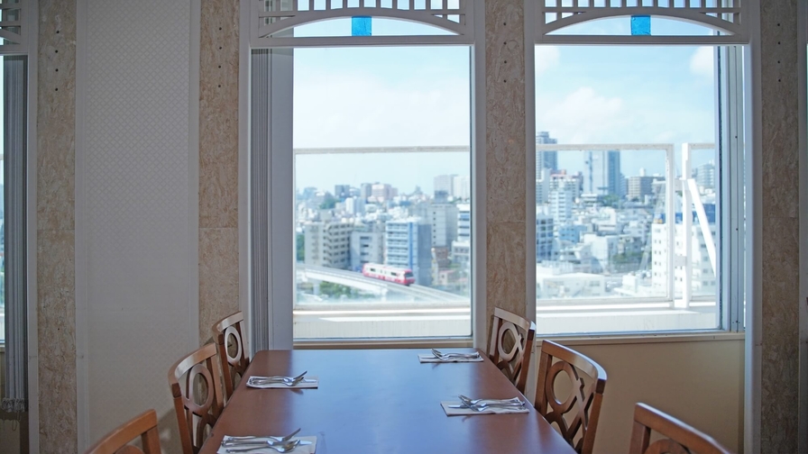 最上階レストランで那覇の市街地を眺めながらご朝食をお楽しみください♪＜スタンダードプラン・朝食付＞